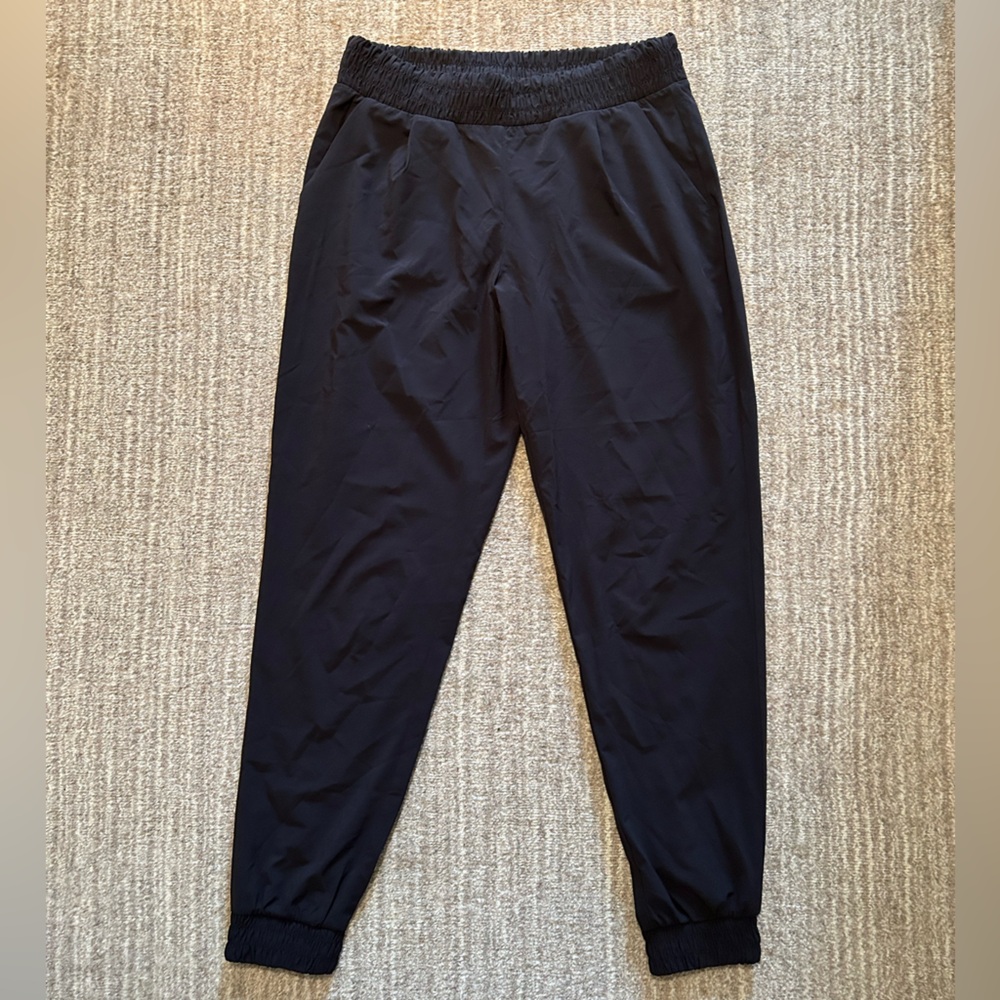 Athleta size 4 joggers - black